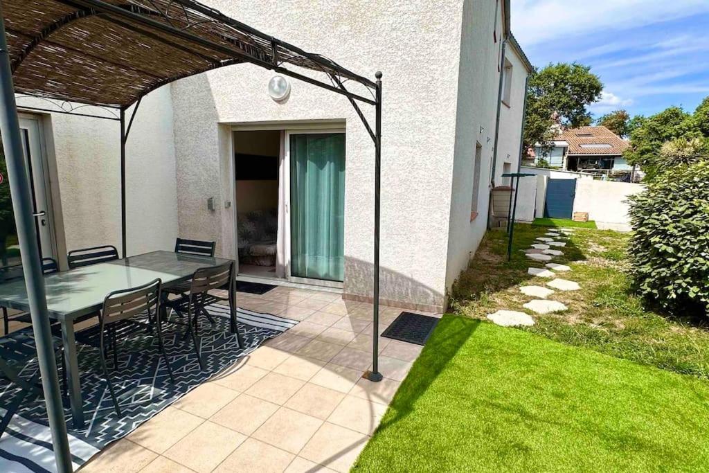 Appart Independent Garden Pool & Spa Sussargues エクステリア 写真